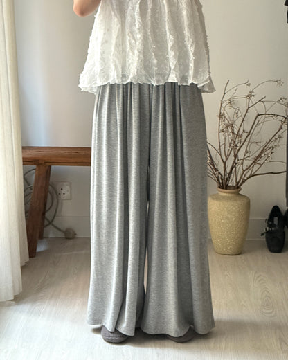 Slouchy trousers