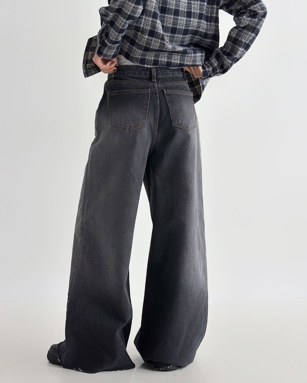 寬鬆微喇叭牛仔褲