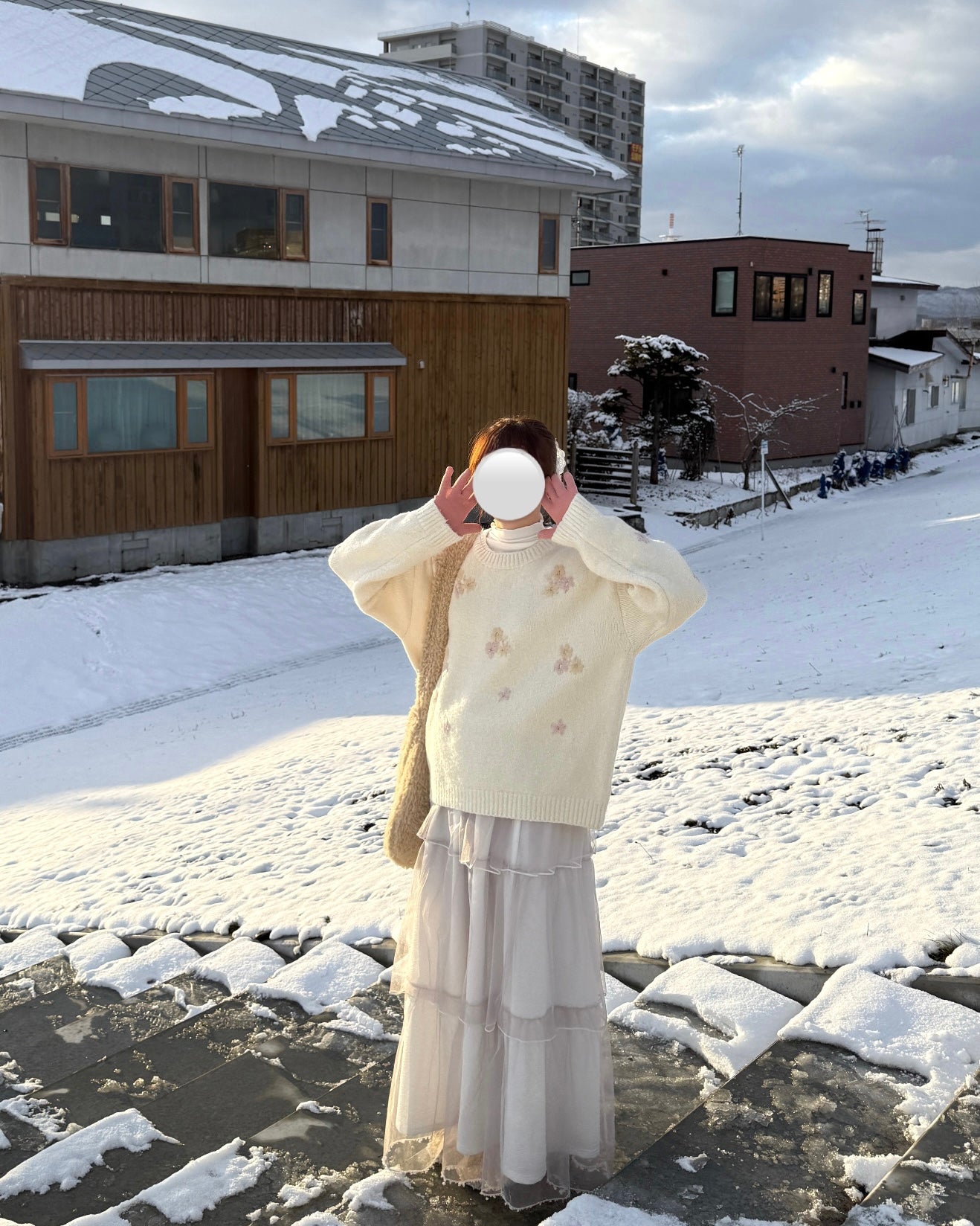 軟糯刺繡花花冷衫✿must pick!!!!!