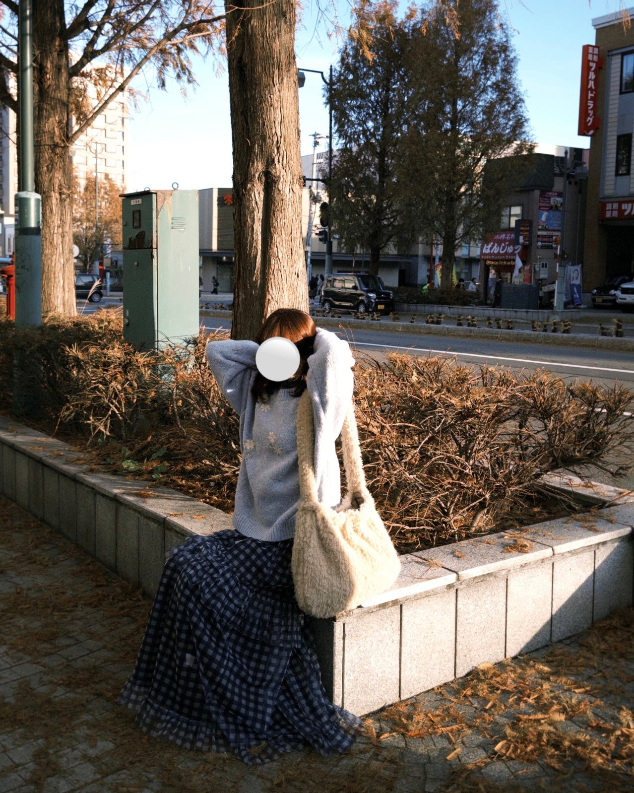 軟糯刺繡花花冷衫✿must pick!!!!!