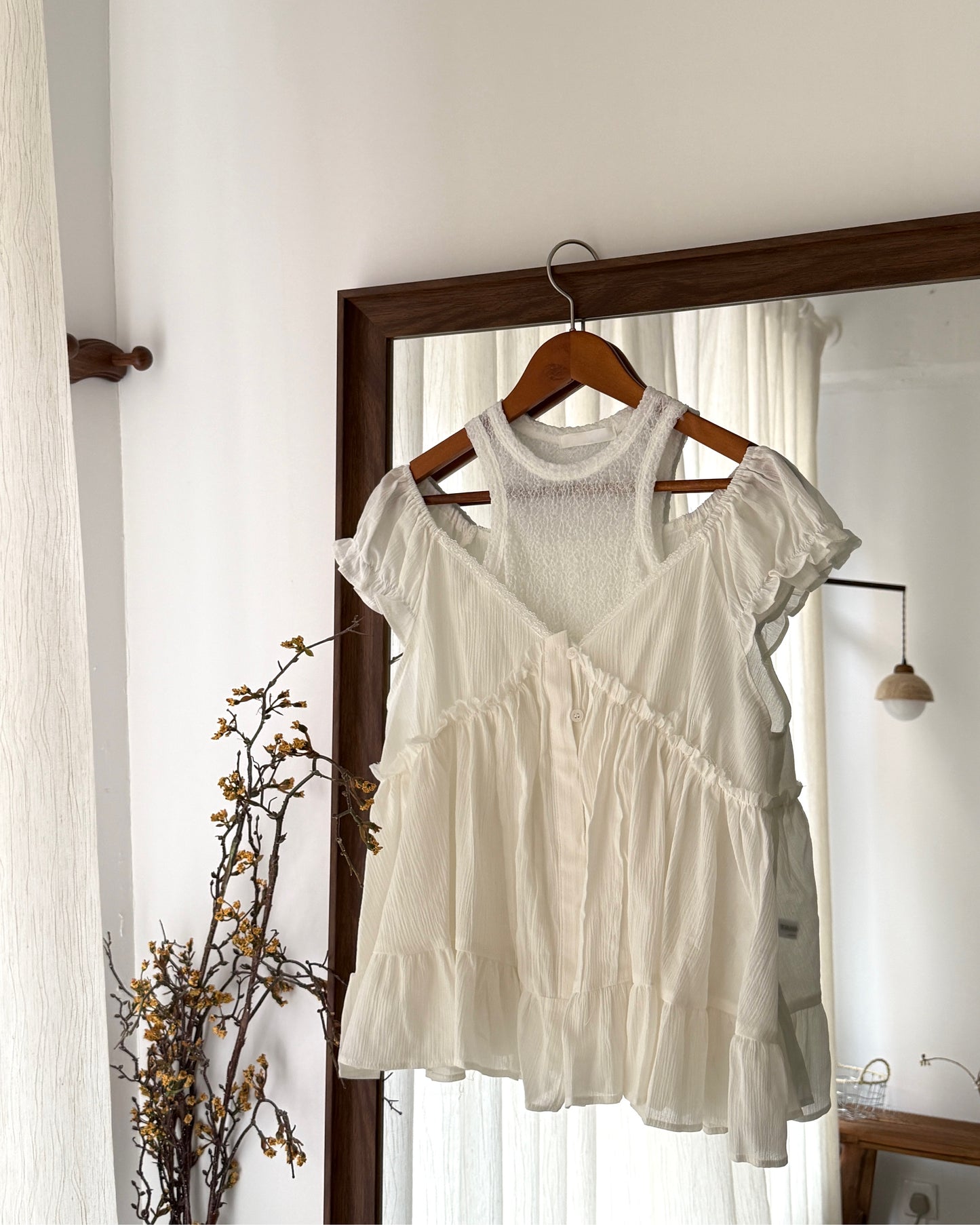 Whisper top