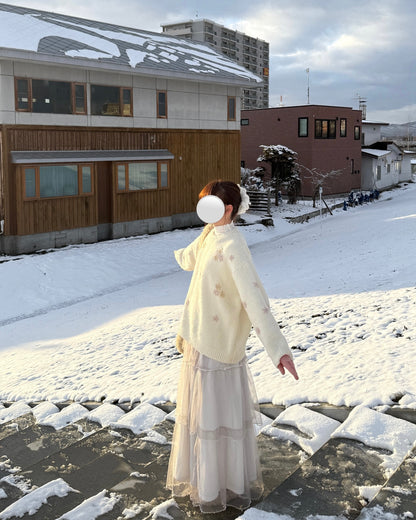 軟糯刺繡花花冷衫✿must pick!!!!!