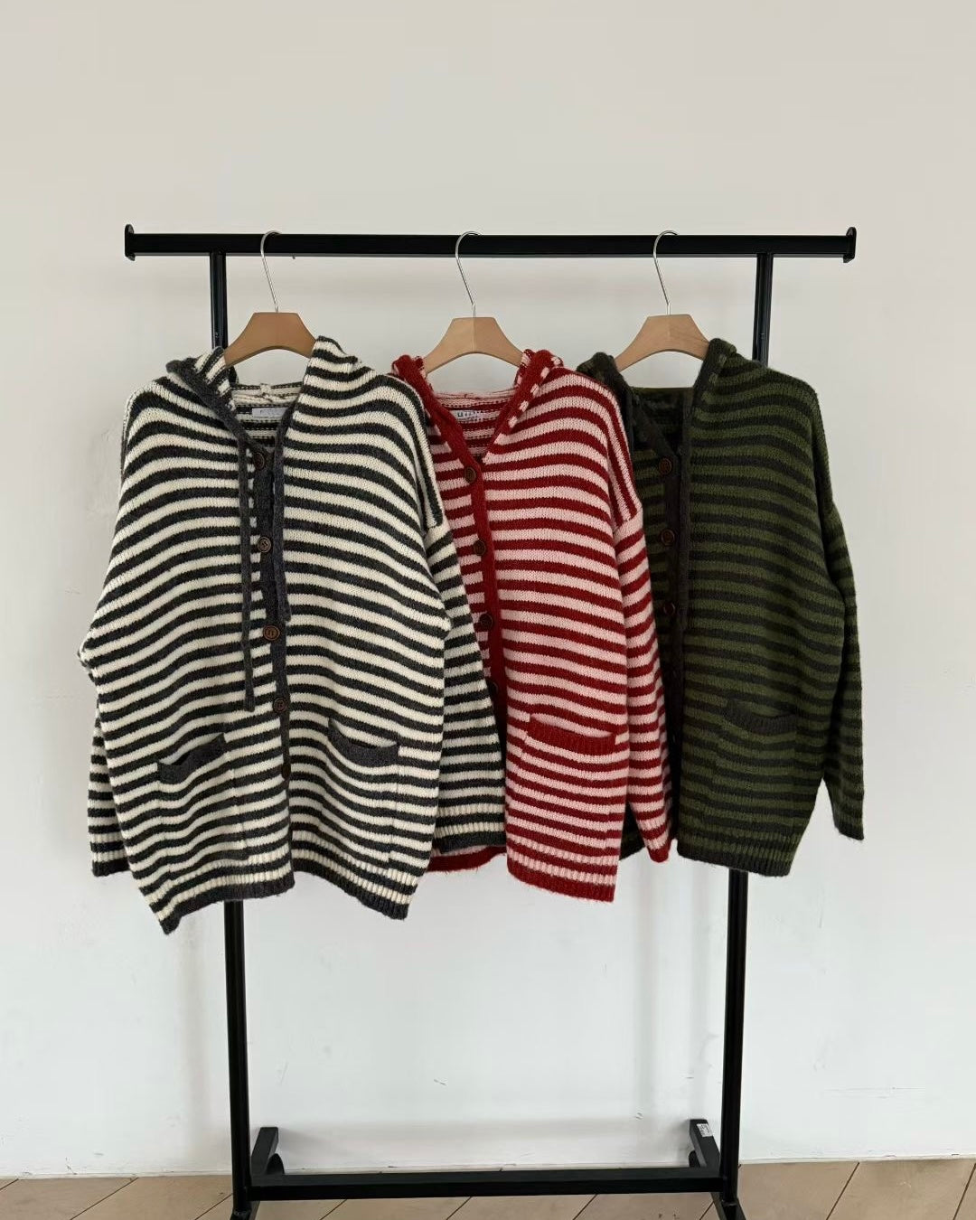 peekaboo cardigan🎠