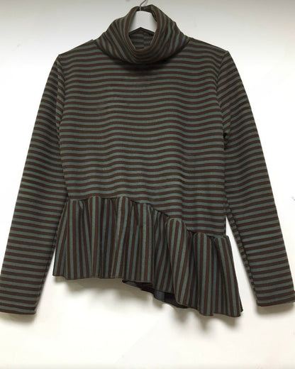 不對稱條紋高領top