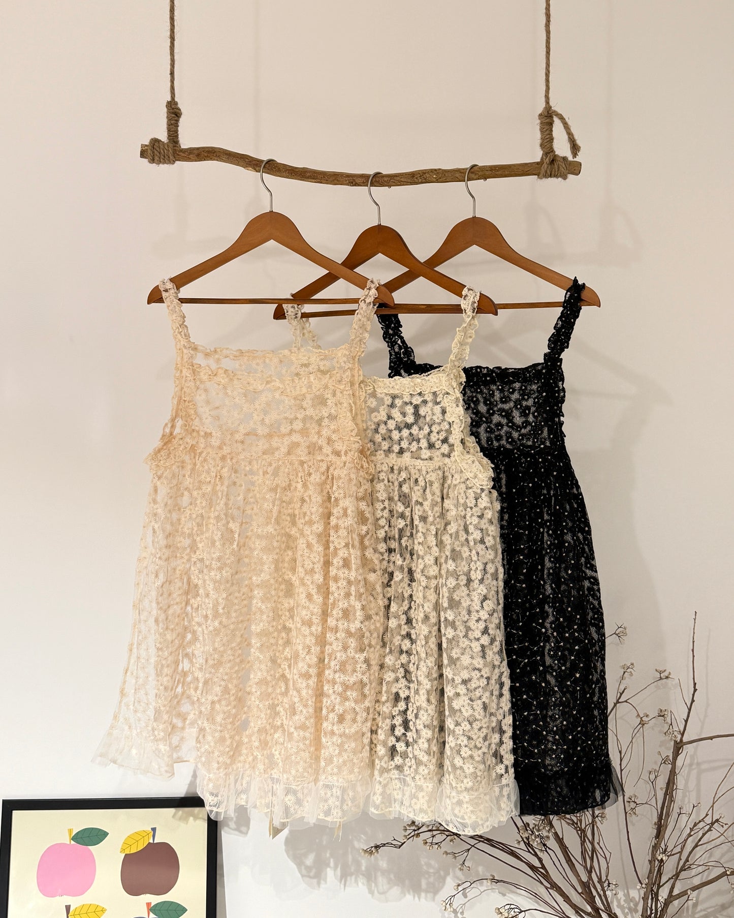 Daisy ruffle camisole(側有開衩)