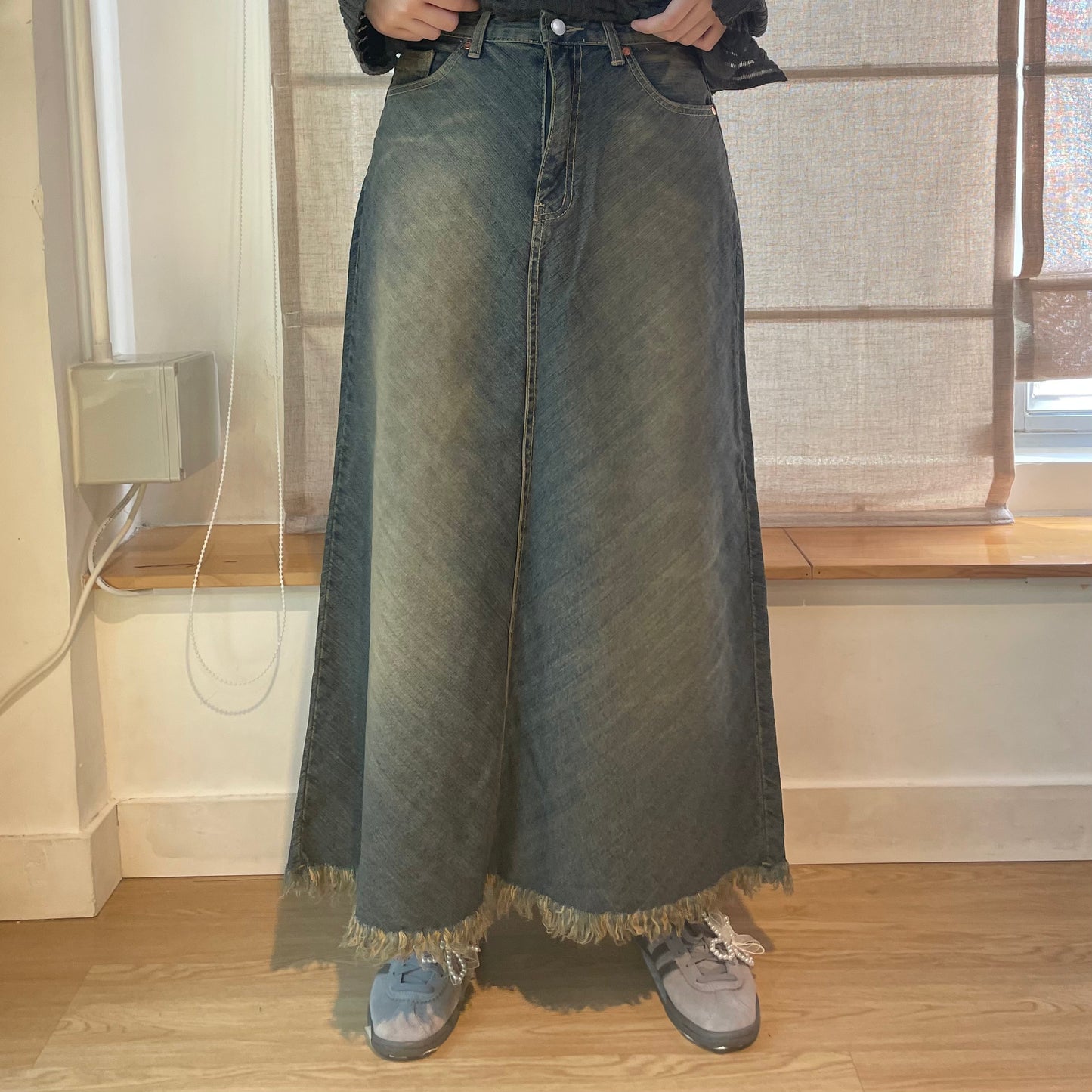 蘇蘇斜紋牛仔裙