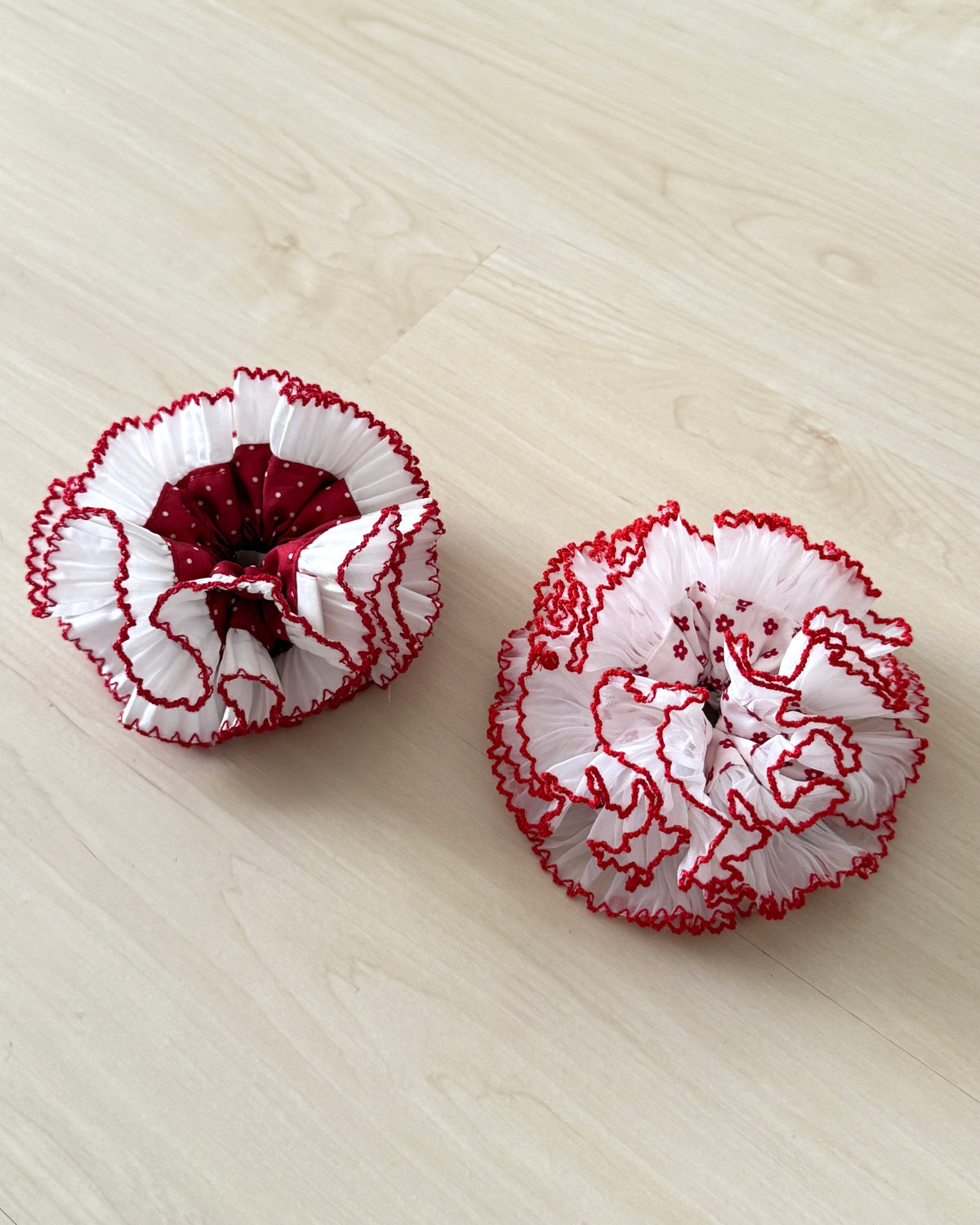 🍎apple color scrunchie