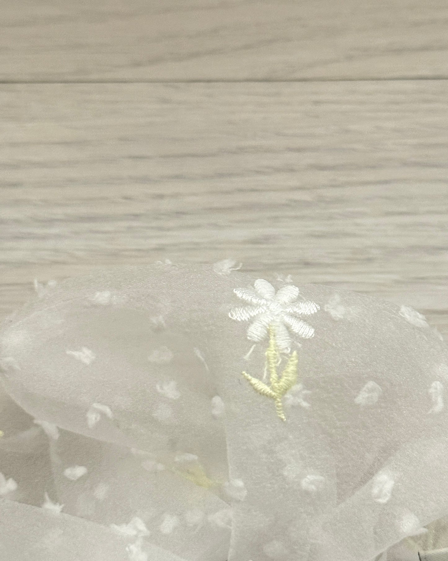 Daisy scrunchie🌼