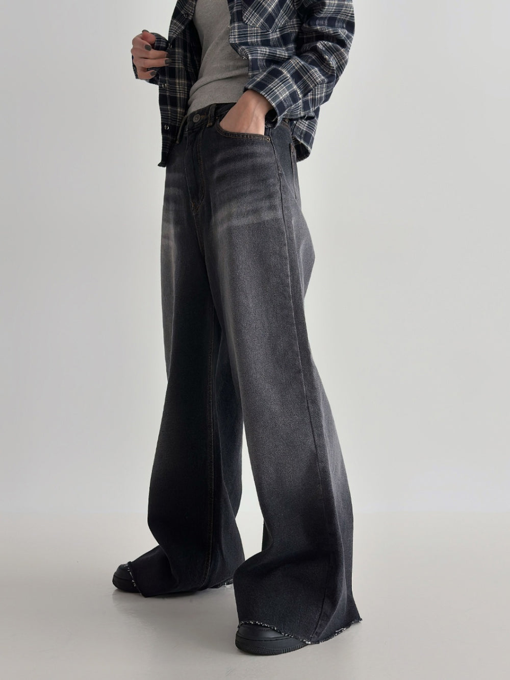 寬鬆微喇叭牛仔褲