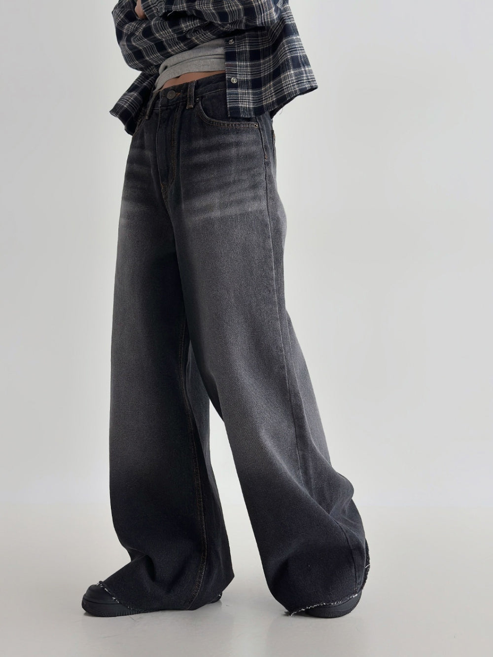 寬鬆微喇叭牛仔褲
