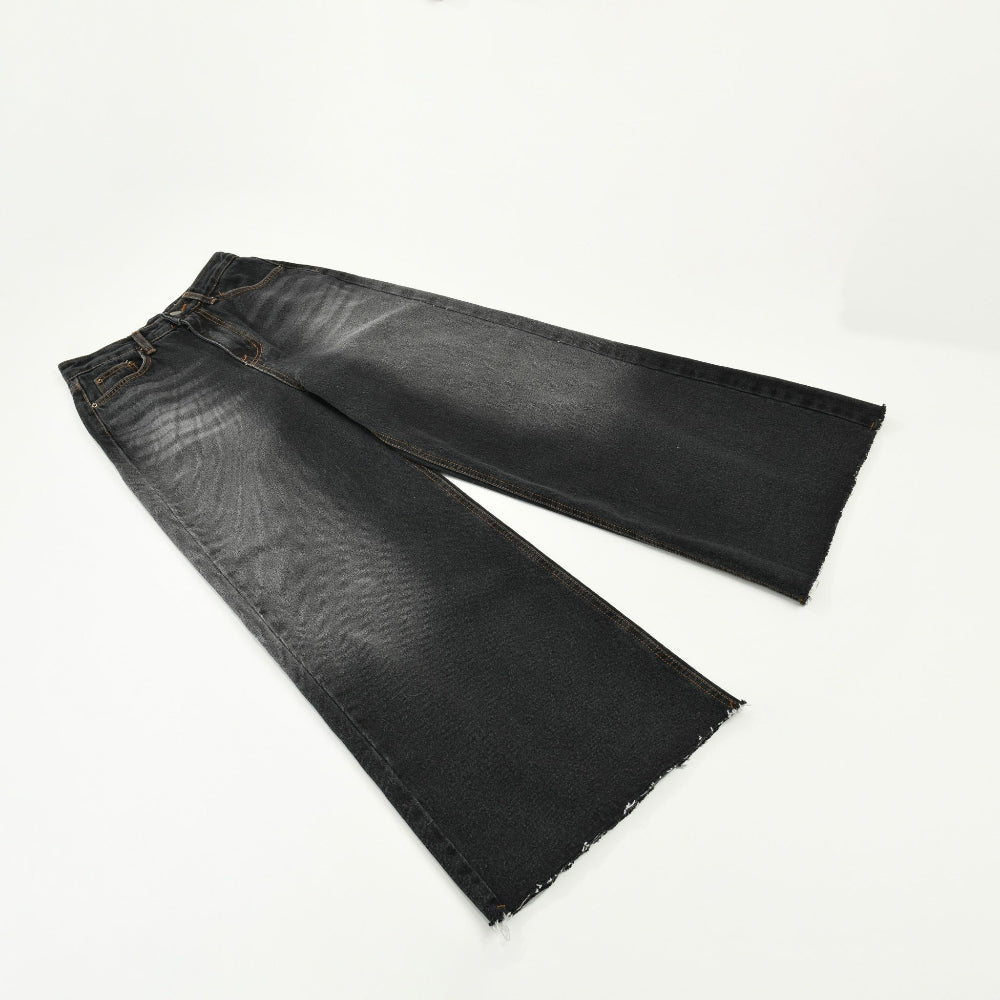 寬鬆微喇叭牛仔褲