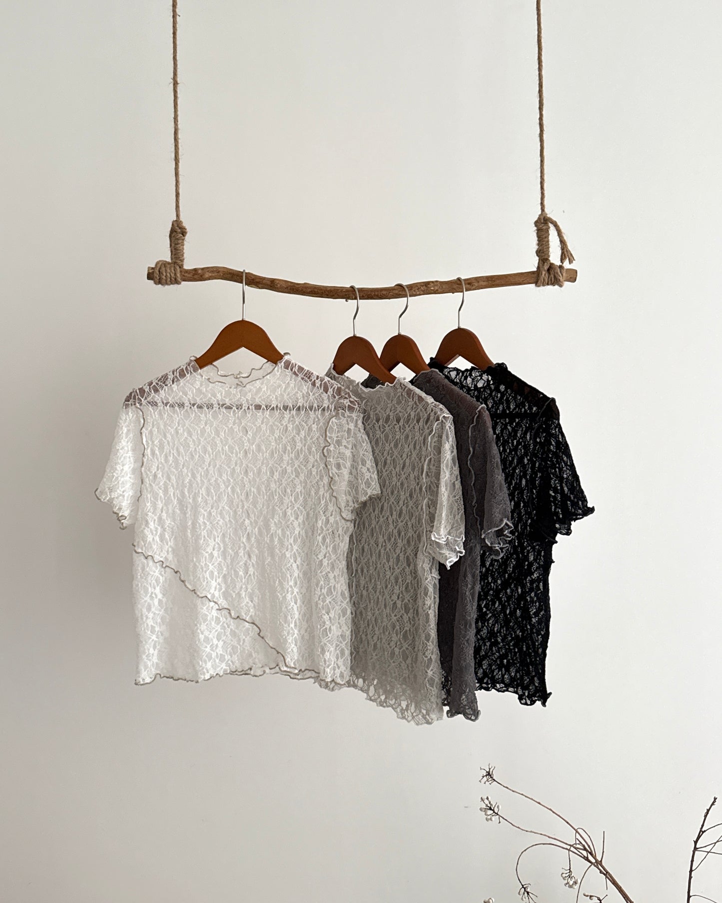 Cozy lace tee🪽(線條前後不同)