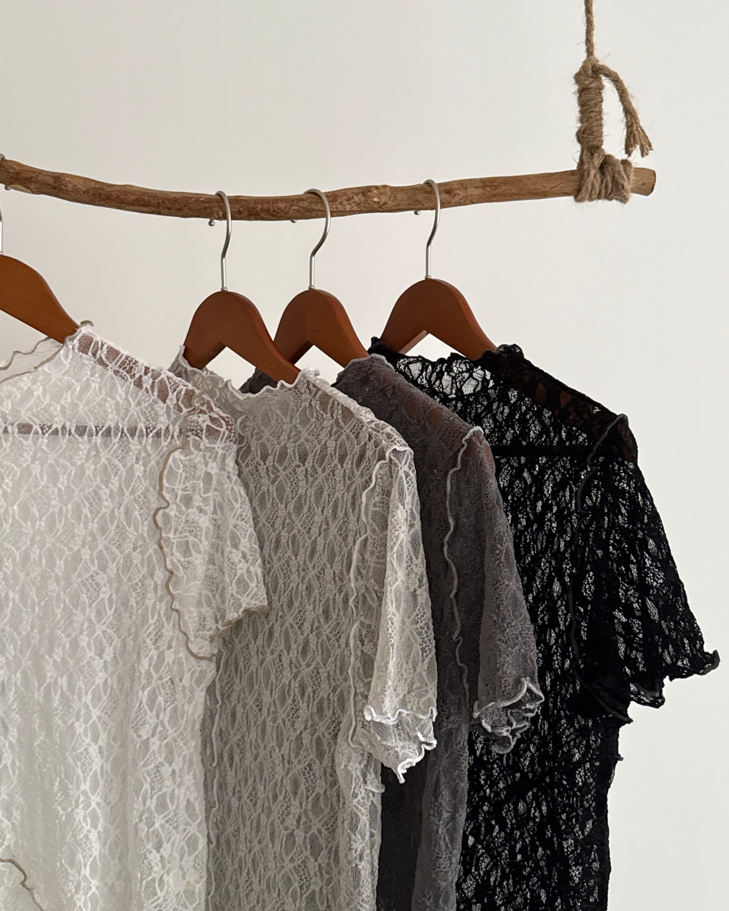Cozy lace tee🪽(線條前後不同)