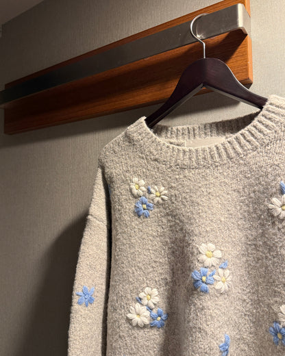 軟糯刺繡花花冷衫✿must pick!!!!!