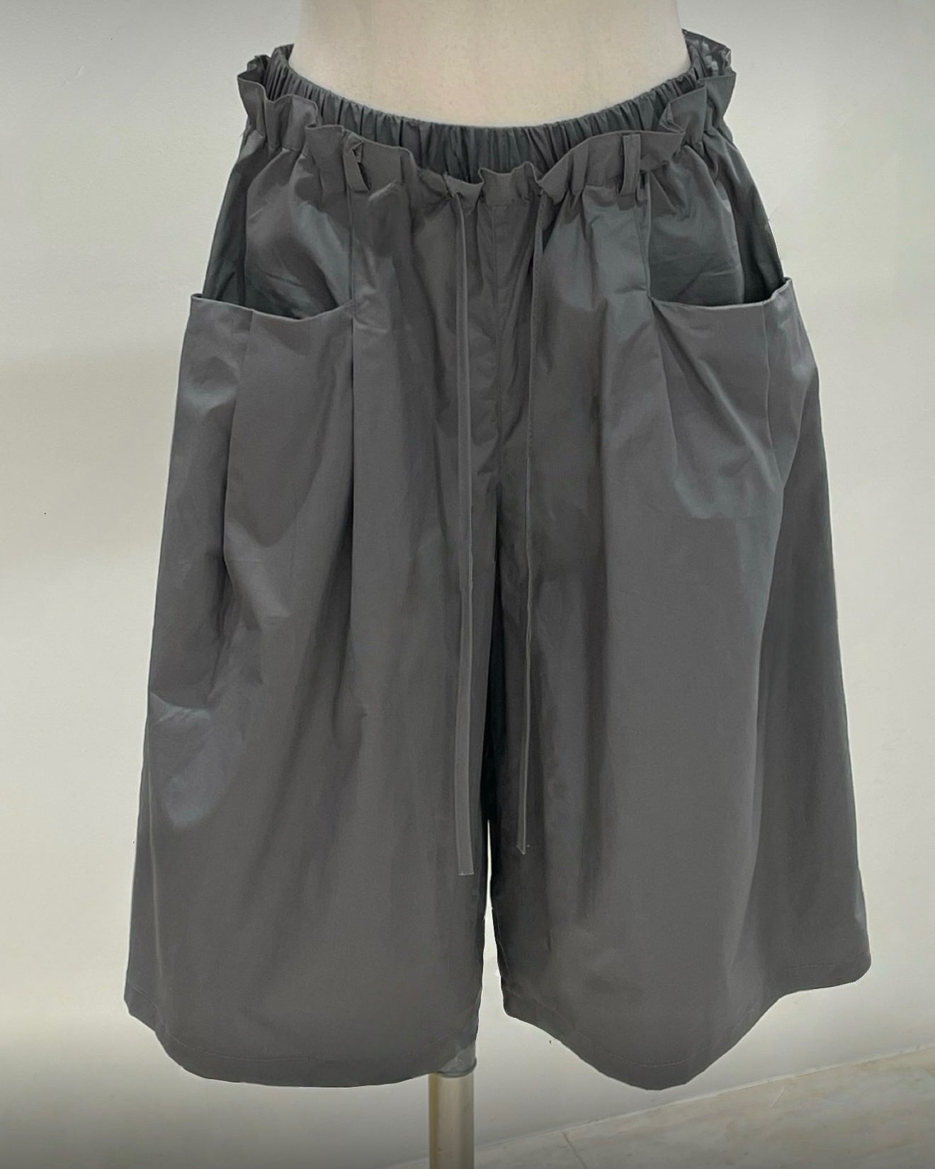 Ruffle cargo shorts