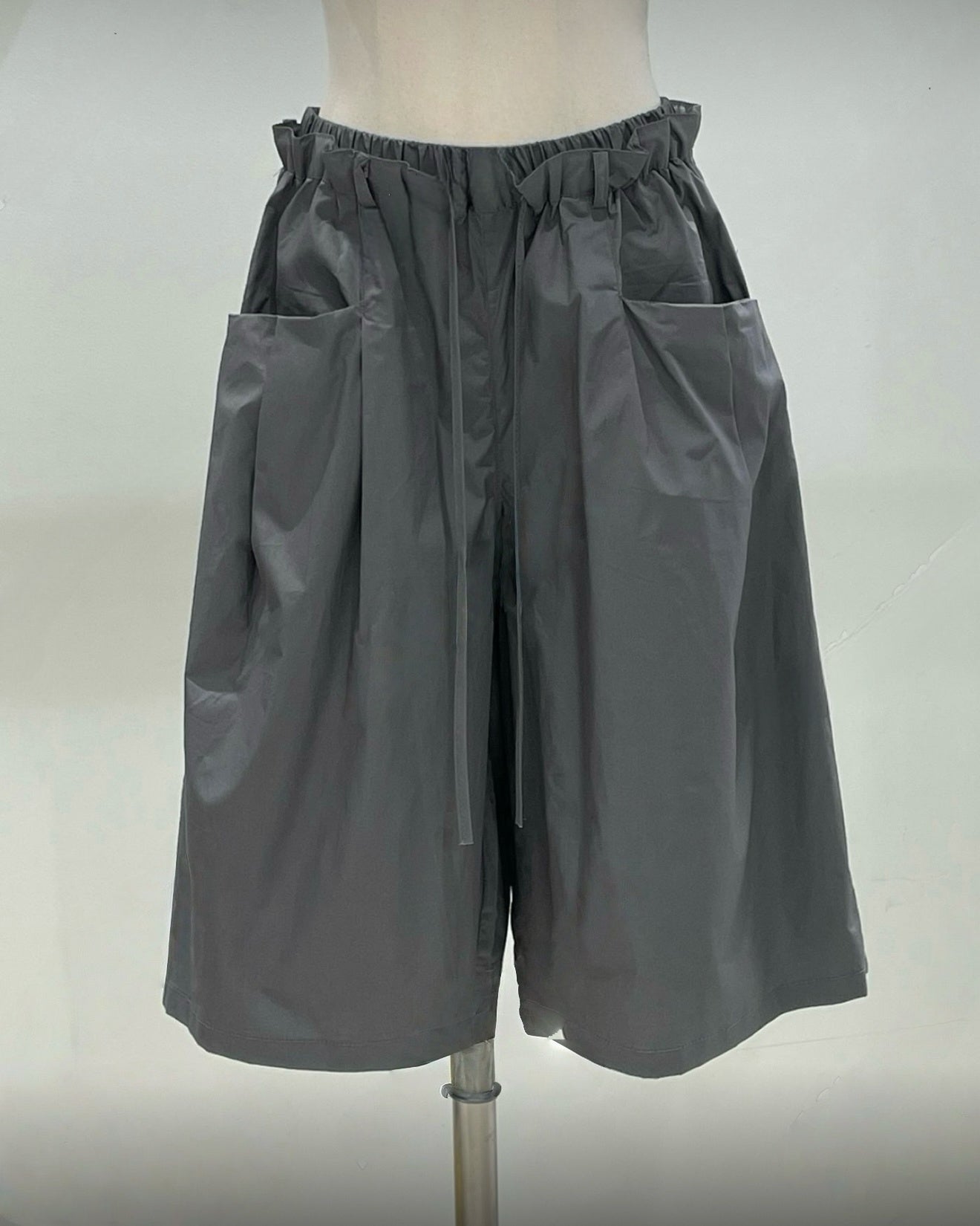 Ruffle cargo shorts