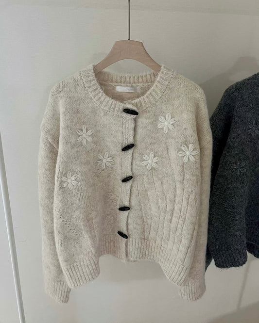 牛角扣花花針織外套