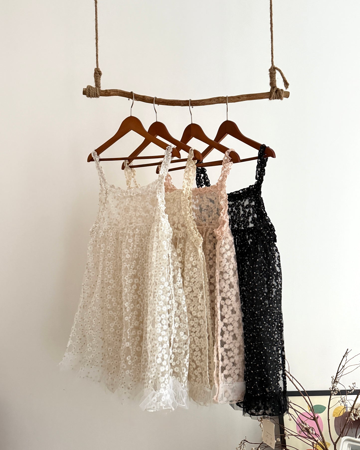 Daisy ruffle camisole(側有開衩)