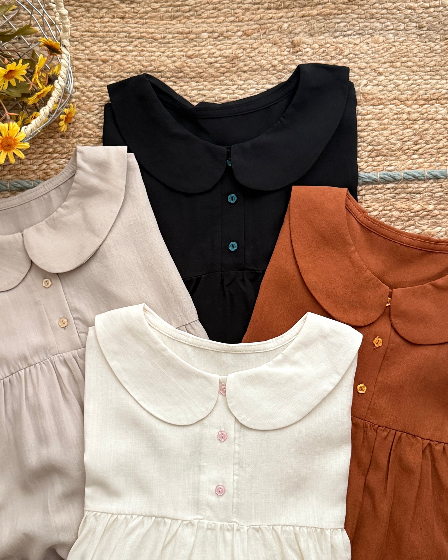撞色小花鈕娃娃shirt