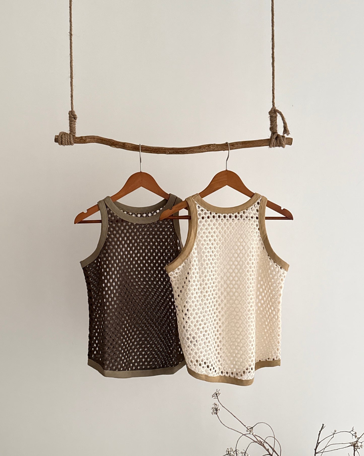 窿窿tank top