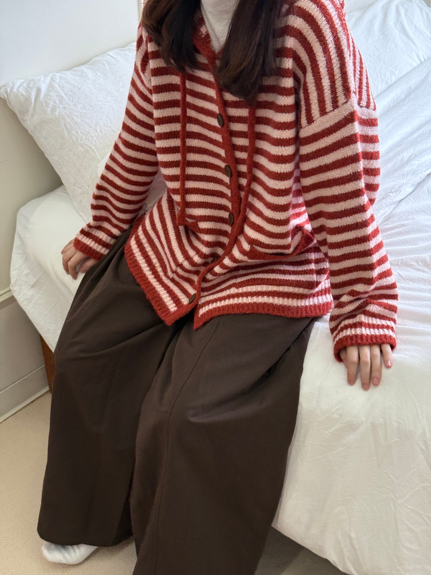 peekaboo cardigan🎠