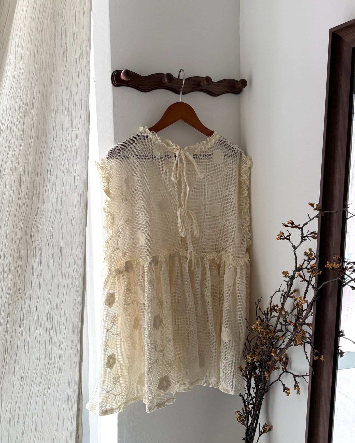 Line & Vine Top