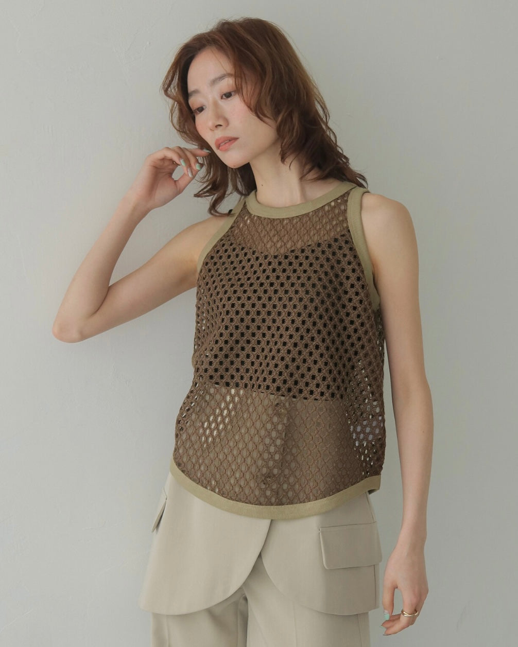 窿窿tank top