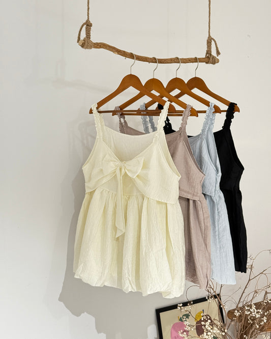 Ribbon balloon vest