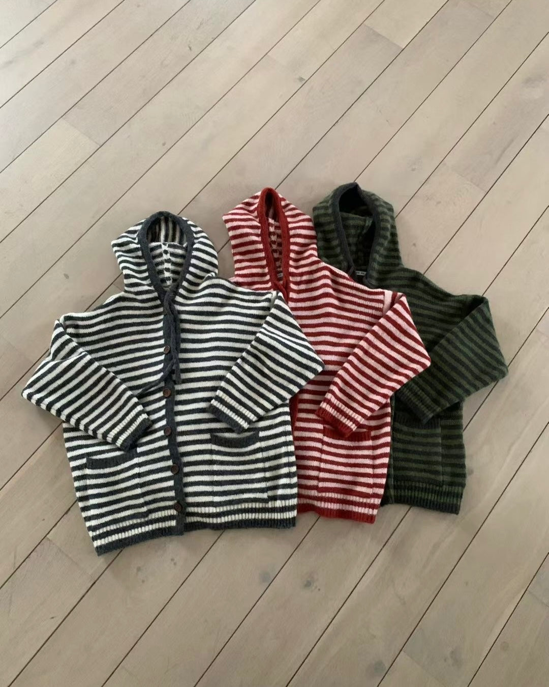 peekaboo cardigan🎠