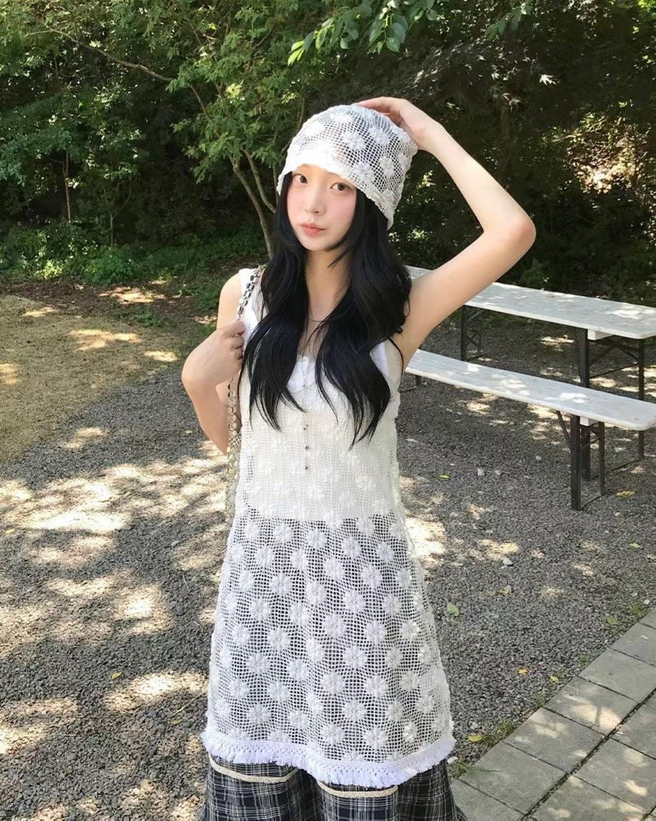Floral mesh hat