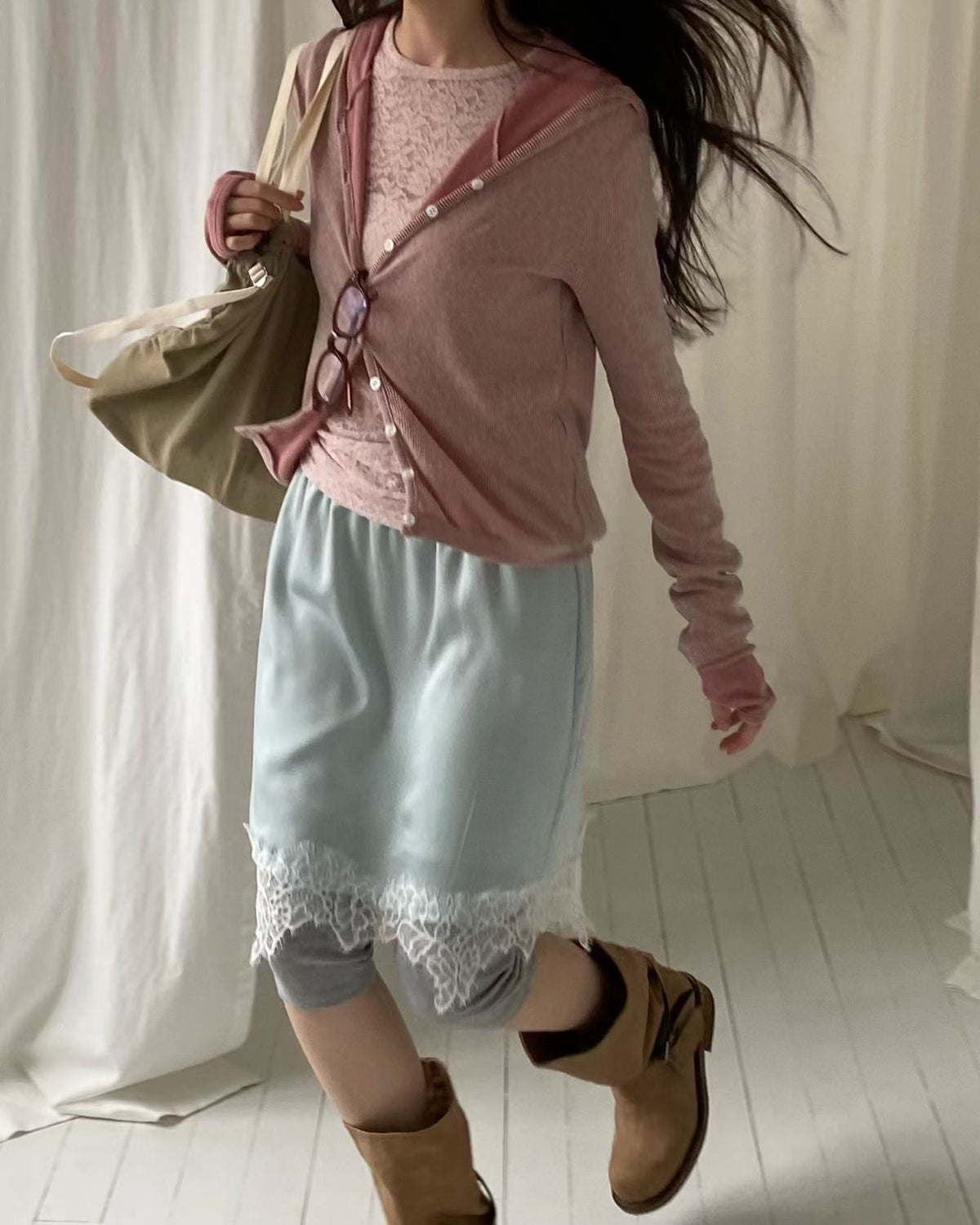 Seoul lace T